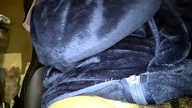 Snapshot of hidenyan02 chatting on January 8, 2:46 pm hidenyan02 online show from January 8, 2:46 pm