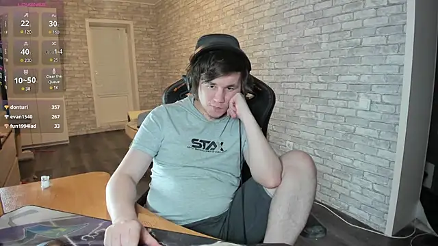 iliaskrislove online show from March 3, 6:18 pm