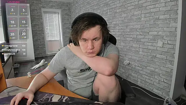 iliaskrislove online show from February 17, 8:30 am