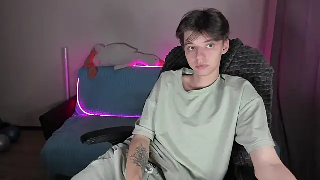 Snapshot of Liam_sexy1 chatting on October 15, 2:46 pm Liam sexy1 online show from October 15, 2:46 pm