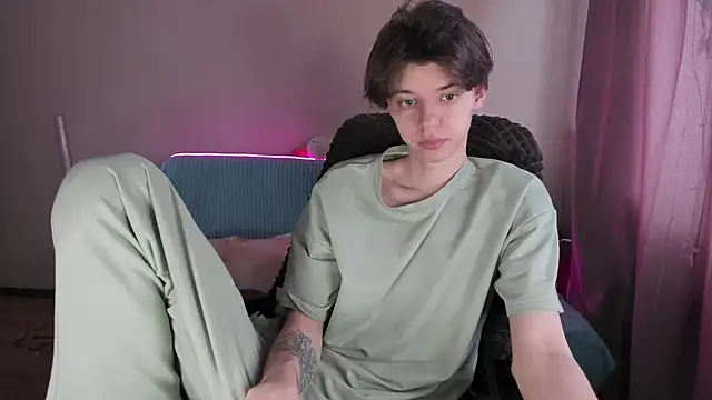 Snapshot of Liam_sexy1 chatting on March 14, 8:10 am Liam sexy1 online show from March 14, 8:10 am