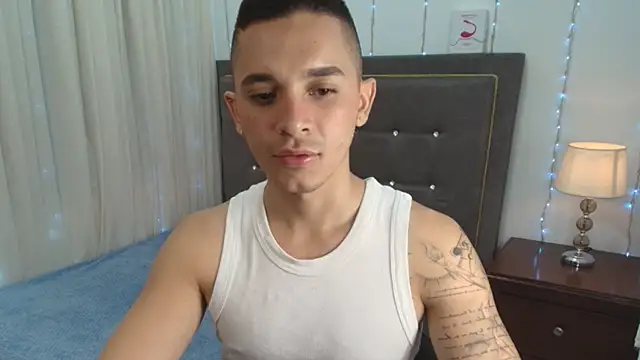 andeerr  online show from March 11, 7:36 pm