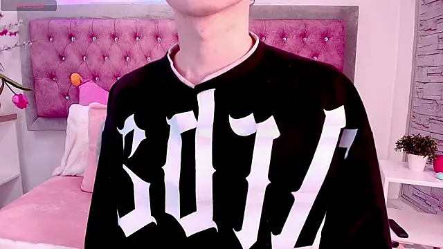 Tayzon Foxxx online show from October 31, 12:52 pm