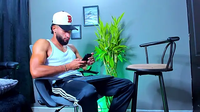 Damian 022 online show from October 28, 1:02 pm