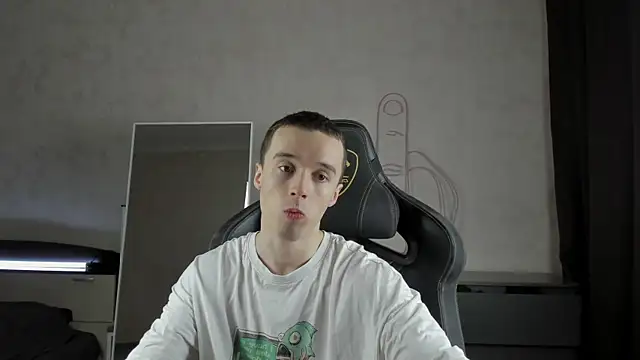 MasonWarholl online show from January 9, 2:40 pm