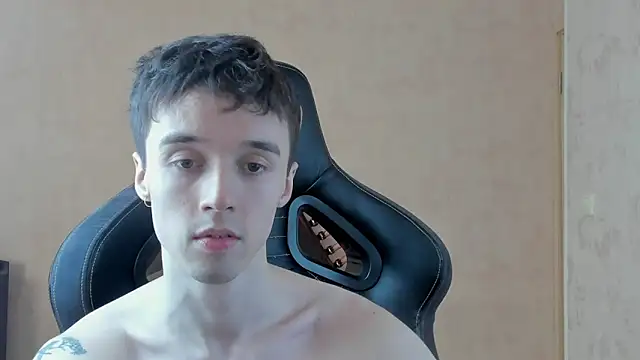 MasonWarholl online show from April 19, 3:44 pm