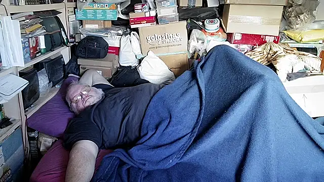 hadeszeuss2 online show from December 1, 3:37 pm