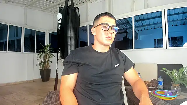 owengray2n online show from January 31, 1:11 am