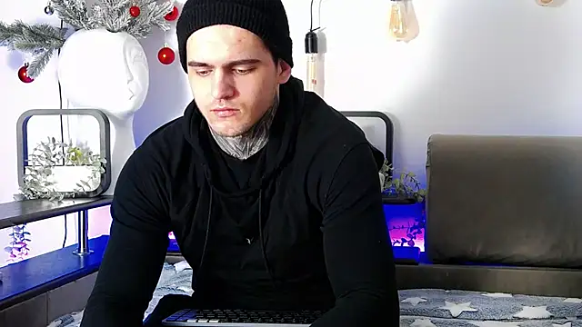 CarterCole online show from January 16, 7:49 am