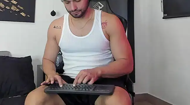 Snapshot of Dereck_vega chatting on December 28, 9:40 pm Dereck vega online show from December 28, 9:40 pm