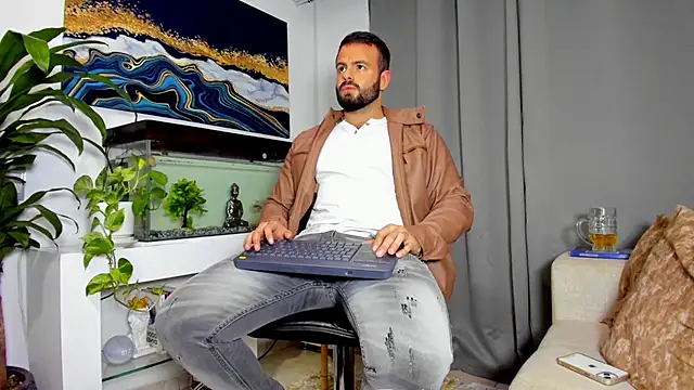 Johnnygrayson1 online show from February 19, 12:14 am