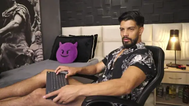 DannSaenz online show from February 24, 1:31 pm