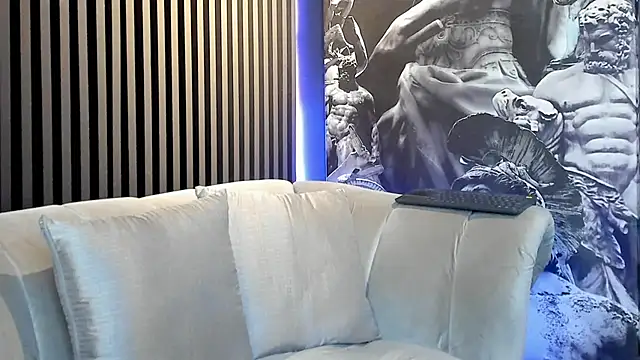 DannSaenz online show from December 19, 12:45 am