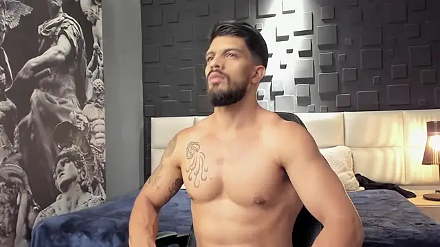 DannSaenz online show from January 11, 11:35 pm