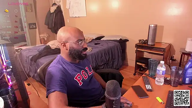 MrChuckDailyXXX online show from December 7, 6:32 am