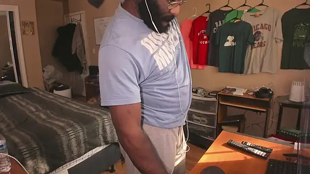 MrChuckDailyXXX online show from October 19, 2:09 pm