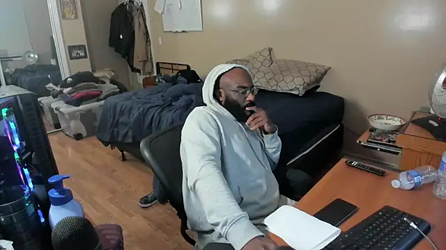 MrChuckDailyXXX online show from December 21, 5:14 am