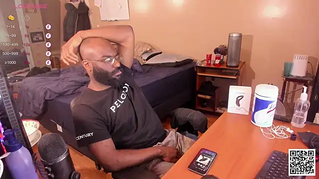 MrChuckDailyXXX online show from December 11, 6:16 pm