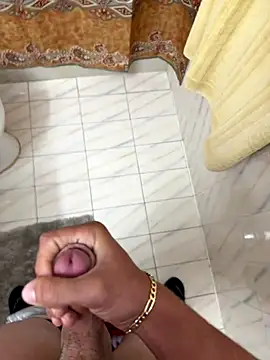 juicyredhead online show from December 17, 4:57 pm