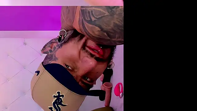 dilan scootk  online show from November 15, 8:11 pm