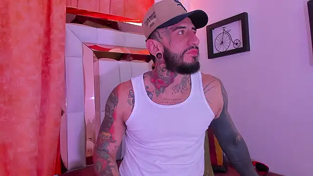 dilan scootk  online show from March 14, 8:05 pm