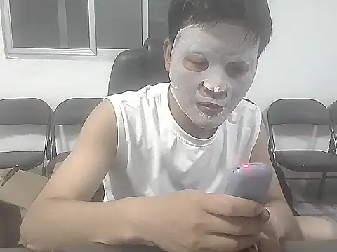 kisstoyousoon2024 online show from December 3, 8:26 pm