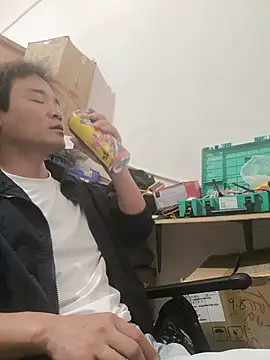 kisstoyousoon2024 online show from February 18, 11:30 am