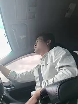 kisstoyousoon2024 online show from December 23, 7:28 am