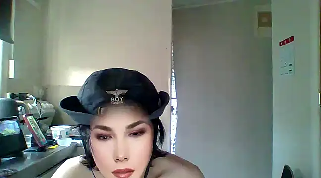 Snapshot of Ramenboi69 chatting on December 10, 6:54 am Ramenboi69 online show from December 10, 6:54 am