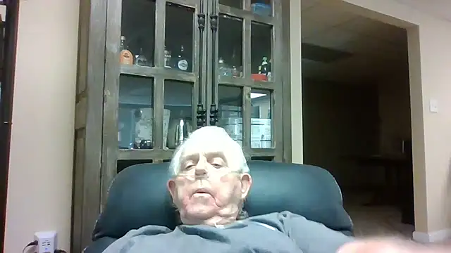 bootlegmanz online show from April 17, 10:45 pm