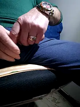 Snapshot of pagani5656 chatting on January 24, 6:14 am pagani5656 online show from January 24, 6:14 am