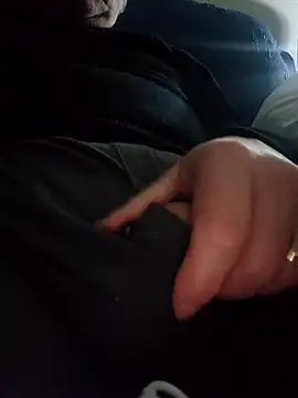 Snapshot of pagani5656 chatting on February 10, 3:24 am pagani5656 online show from February 10, 3:24 am