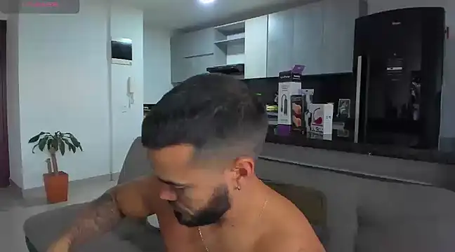 Alexander Martines online show from March 1, 9:48 pm