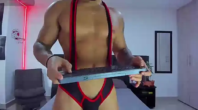 Alexander Martines online show from March 6, 10:15 pm