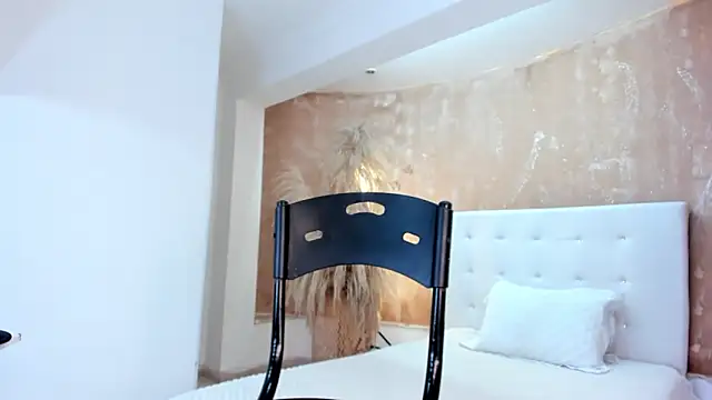 ANGEL NICOLAS online show from March 5, 8:12 pm