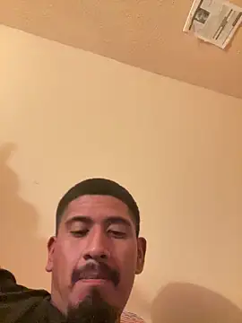 twohightwonut805 online show from February 8, 6:23 pm