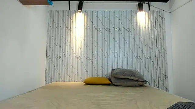 Snapshot of danielclarton1 chatting on January 23, 9:07 pm danielclarton1 online show from January 23, 9:07 pm