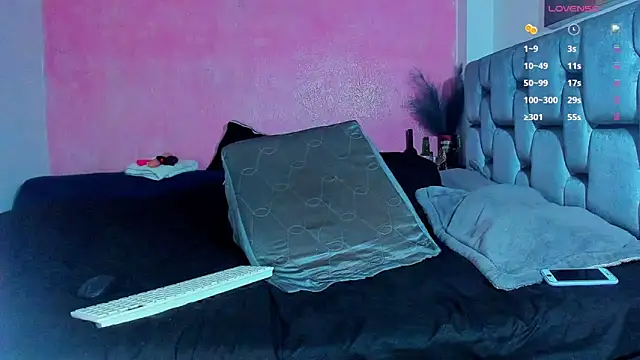 Piggy Eddy online show from March 12, 1:58 am