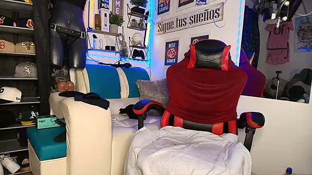 Leenar Key online show from March 14, 1:01 am