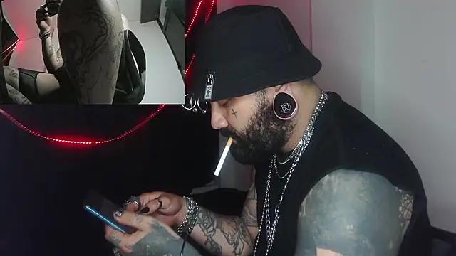 darkclothes online show from December 21, 1:26 am