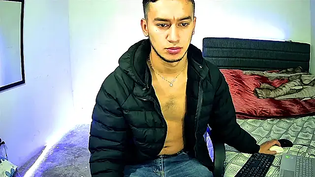 Kevin Torres online show from November 18, 8:34 pm