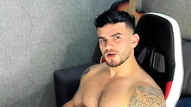 Ricardogo19 online show from November 18, 7:50 pm