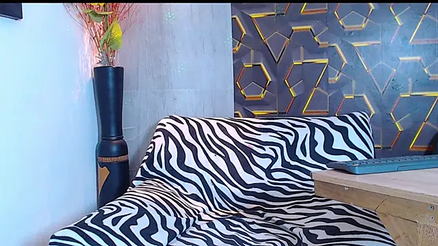 dominic smith  online show from September 22, 11:04 pm