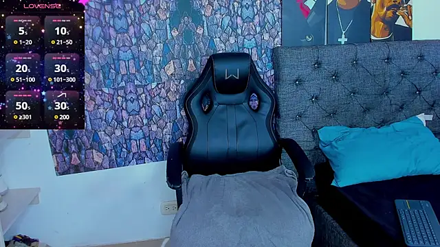 dominic smith  online show from January 25, 9:04 pm