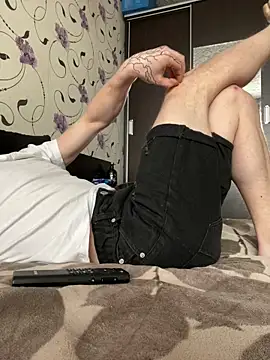 red red00 online show from March 4, 9:38 am