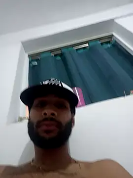 Alejandroea online show from April 2, 4:15 pm