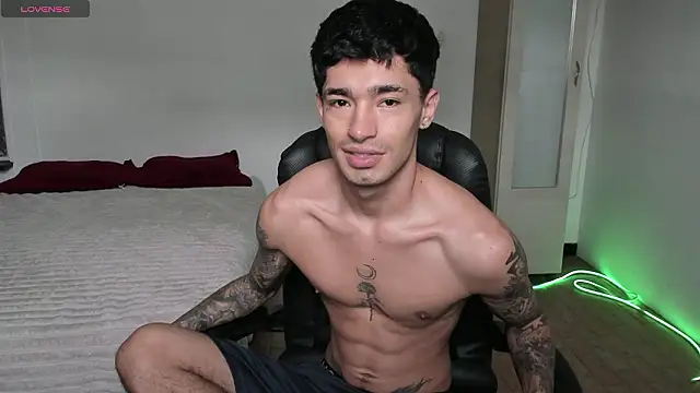 Damon  333 online show from March 11, 6:15 pm