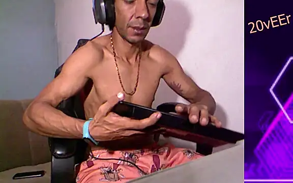 20vEEr online show from March 6, 11:09 pm