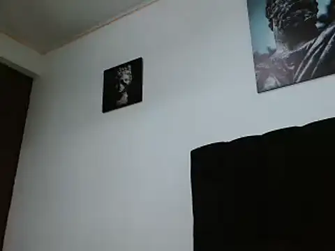 Snapshot of Hendry_ chatting on December 24, 4:11 am Hendry online show from December 24, 4:11 am