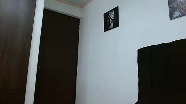Snapshot of Hendry_ chatting on January 8, 3:40 am Hendry online show from January 8, 3:40 am